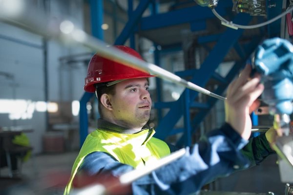 How to Integrate a Performance Shift Light Indicator in a Honda Accord?